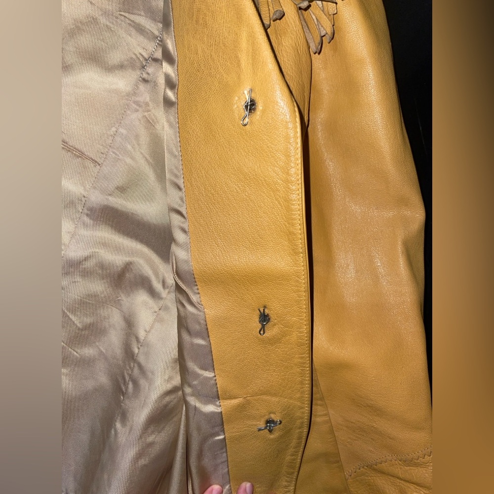 1950s-60s Vintage Cherokee Tan/Mustard Leather Jacket with Fringe - Picture 7 of 11